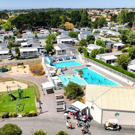 Campingplatz Mobil Accepte Animaux - 6 Pers. - Api-1-52-2481 *